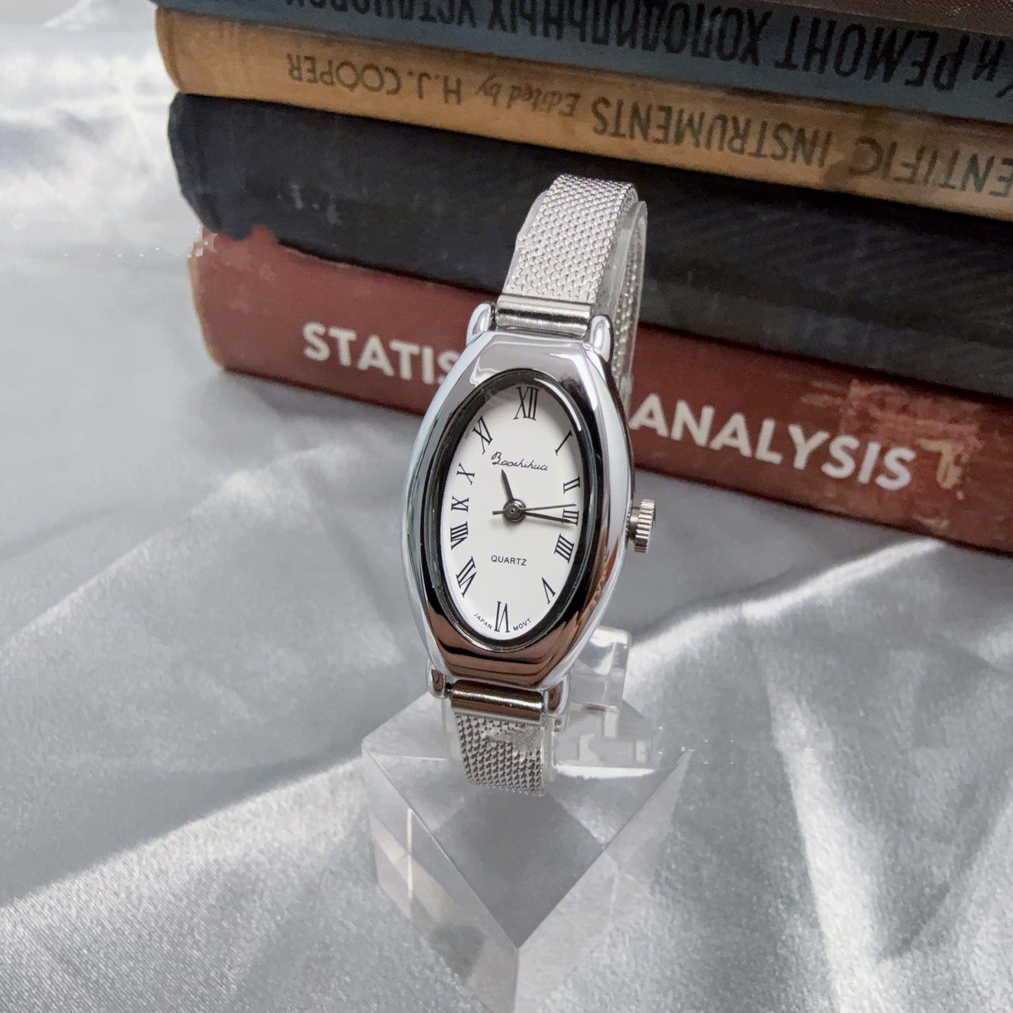 Oval Mesh Belt Retro Golden Simple Graceful Backflow Gold-plated Quartz Watch