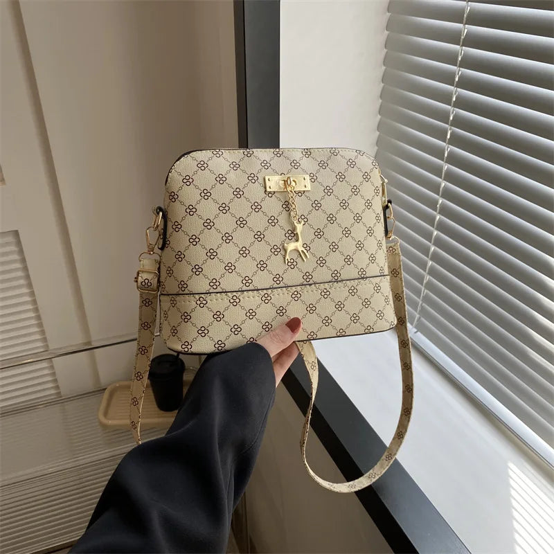 PU Leather Women Shoulder Bag Female Deer Pendant Handbags Girl Small Crossbody Bag Fashion Shell Shape Messenger Bag Bolsos