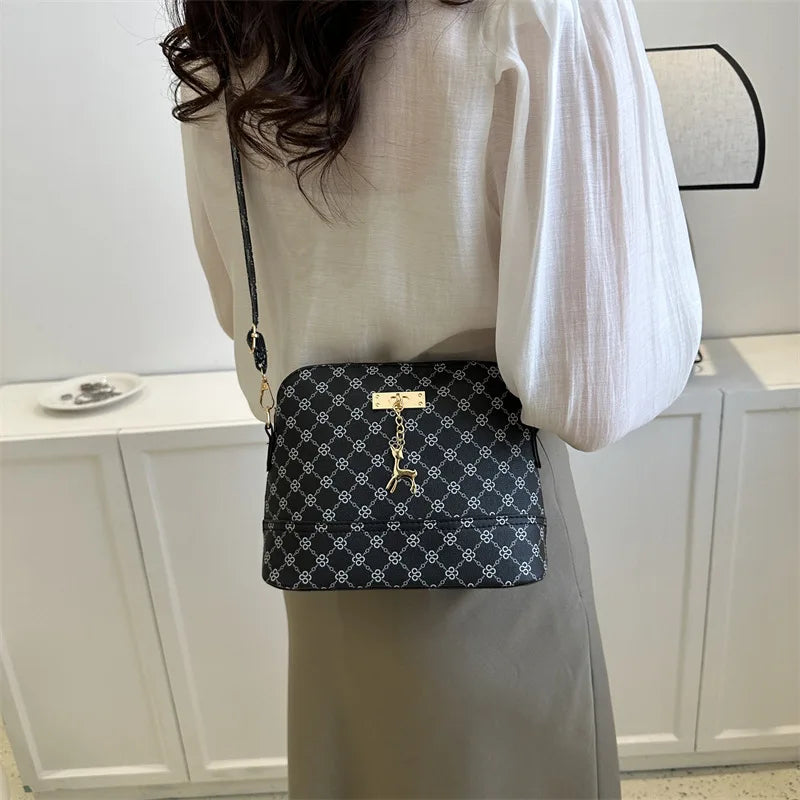 PU Leather Women Shoulder Bag Female Deer Pendant Handbags Girl Small Crossbody Bag Fashion Shell Shape Messenger Bag Bolsos